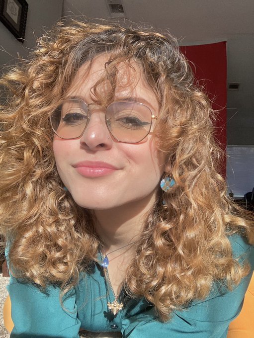 Goodmorning, i&rsquo;d like everyday to have the sun out like this🙃 https://t.co/ZbBfe5Jdfw