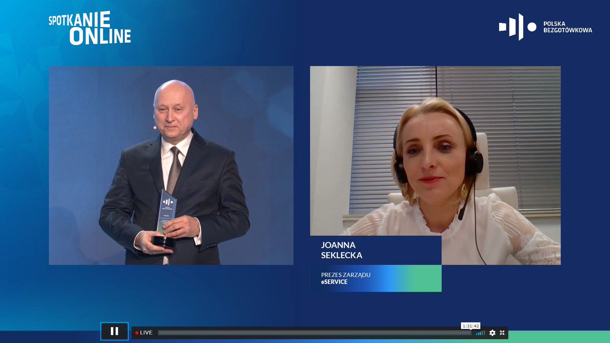 eService_pl's tweet photo. Nagrodę #PWOB dla Lidera Programu Polska Bezgotówkowa "odebrała" wirtualnie Joanna Seklecka, prezes #eService. To już trzecia statuetka w naszej kolekcji - każda z nich jest dla nas bardzo ważnym dowodem tego, że skutecznie działamy dla rozwoju rynku 💳 #bezgotowki https://t.co/t3sJWb9aOR