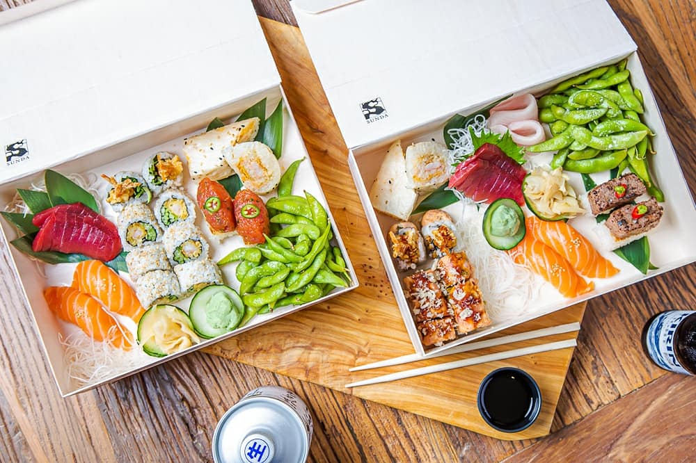Sunda's tweet photo. Northfield, IL! TODAY (Wednesday) we will be at Willow Park to bring you all your favorite Sunda dishes!
Order now: https://t.co/KeeZstG2Hn

#northfieldil #chicagosuburbs #chicagosushi #northfield #chicagosuburbfoodies #SundaChicago https://t.co/JDv40rCooX