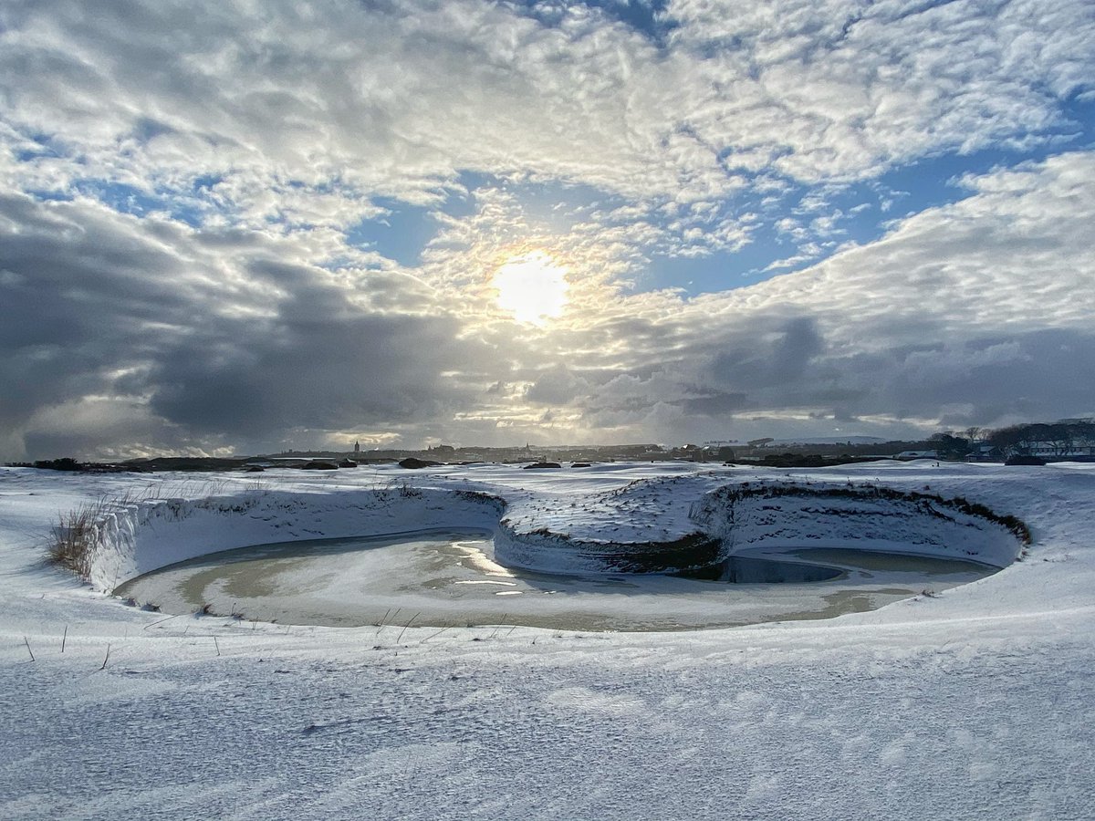 The day Hell froze! 🥶 #standrews #oldcourse #snowob