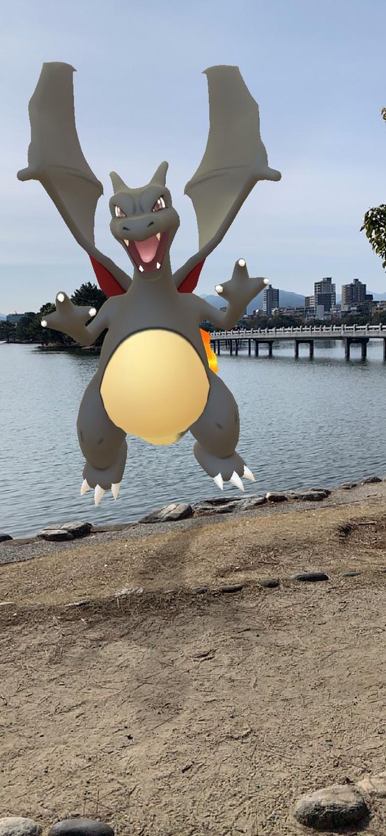 Peanuts2601 通常カラーのも良いけど 黒リザードンもカッコいい ポケモンgoしてる人と繋がりたい ポケモンgoやってる人と繋がりたい ポケモンgo 色違い リザードン 大濠公園