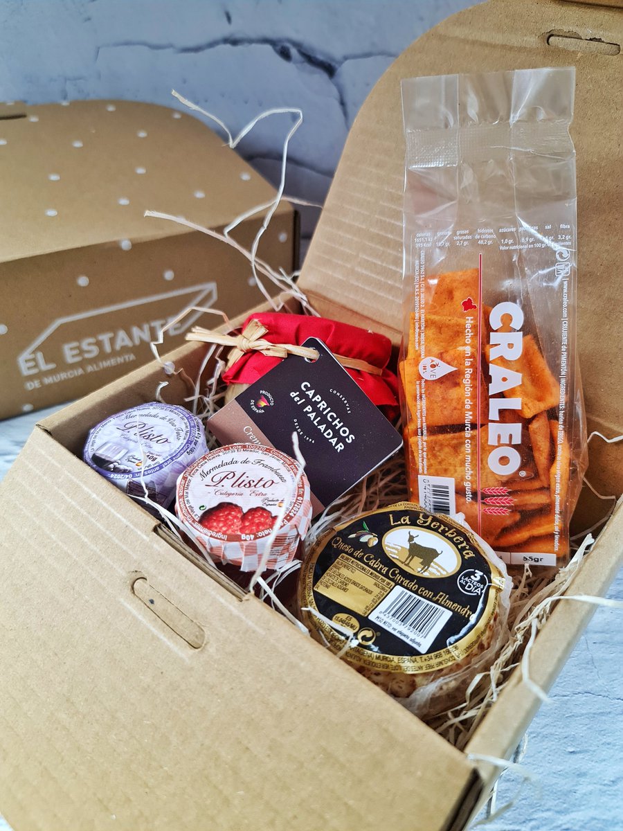 Caja para UN APERITIVO CON AMOR 🧀
Prepara un aperitivo para comenzar la comida con amor, y qué mejor manera que esta opción que te proponemos.
Queso con almendras de #LaYerbera , mermeladas #PListo , crackers de pimentón de @CRALEoRIGINAL  y crema de berenjena de <a href="/Caprichosdel/">CaprichosdelPaladar</a>