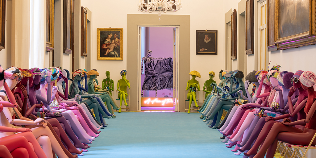 Scopri come Emilio Pucci ha reso glamour i colori con i video-racconti di <a href="/LaudomiaP/">Laudomia Pucci</a>: bit.ly/Pucci_Experien…. Priceless Experience esclusiva per i titolari Mastercard. In collaborazione con @cameramoda. StartSomethingPriceless #emiliopucciheritage #emiliopucciheritagehub