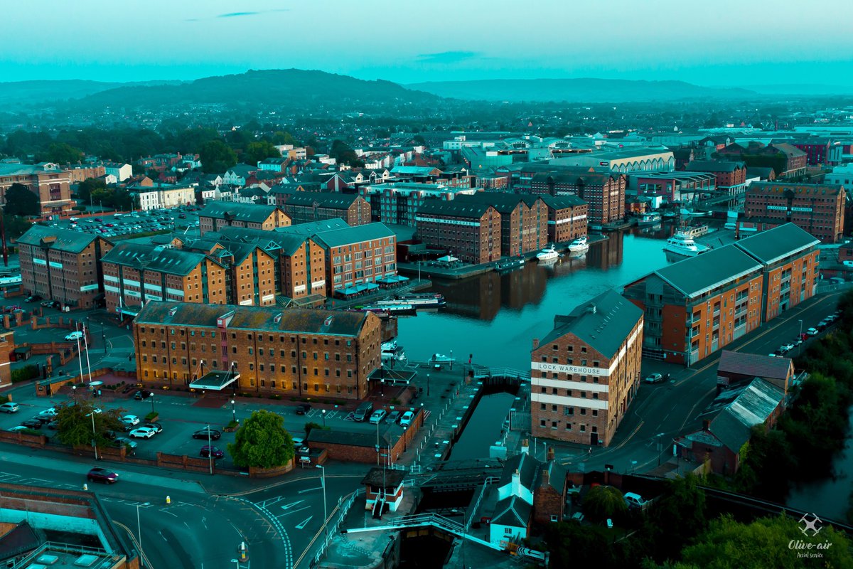 air_olive's tweet photo. Gloucester Docks
@GlosLiveOnline @VisitGloucester @gloswildlife @cotswoldlife @GloucesterCT @VisitGlos @GloucesterBID 
#Gloucester #dronephotography #drone https://t.co/OQ5RIob8lQ