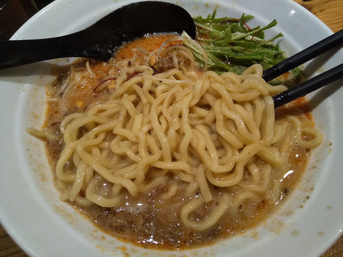 手が滑りました。太麺担々麺 