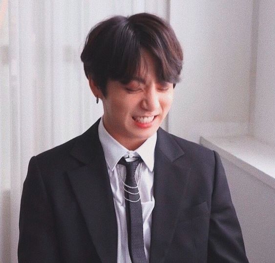 JUNGKOOK'S NOSE SCRUNCH; a much needed thread ft. his bunny smile and heartwarming laugh