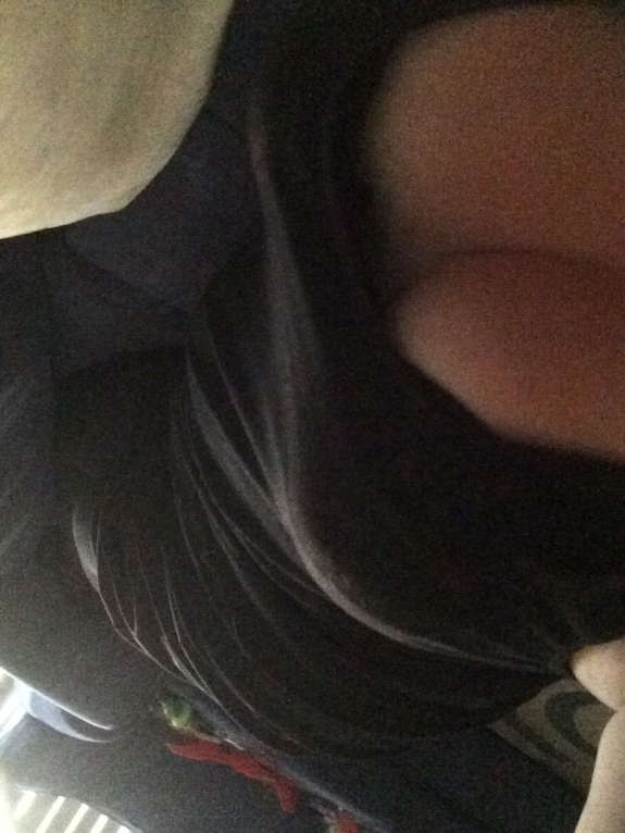 CoughlinTrinity's tweet photo. 🎉 But now we said it: nice tits 💞 nude sex and masterbation 📲🌷 #Mompov  #SexInCar https://t.co/X5JsD625nY