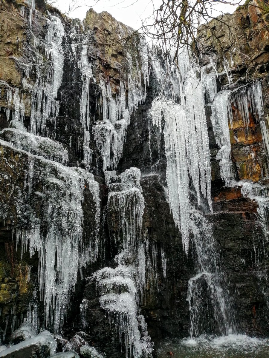 Pwll Du ❄️❄️❄️#blaenavon <a href="/DerekTheWeather/">Derek Brockway - weatherman</a>