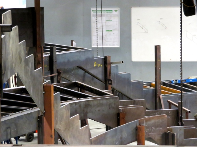 SpiralUKStairs's tweet photo. #wipwednesday
A great big curved double stair is taking shape (and filling up half the factory bays!)
.
#steel #spiral #staircase #helical #design #architecture #interiordesign #manufacturing #fabrication #handmade #madeinengland #spiralUK https://t.co/XUue5Qry6o