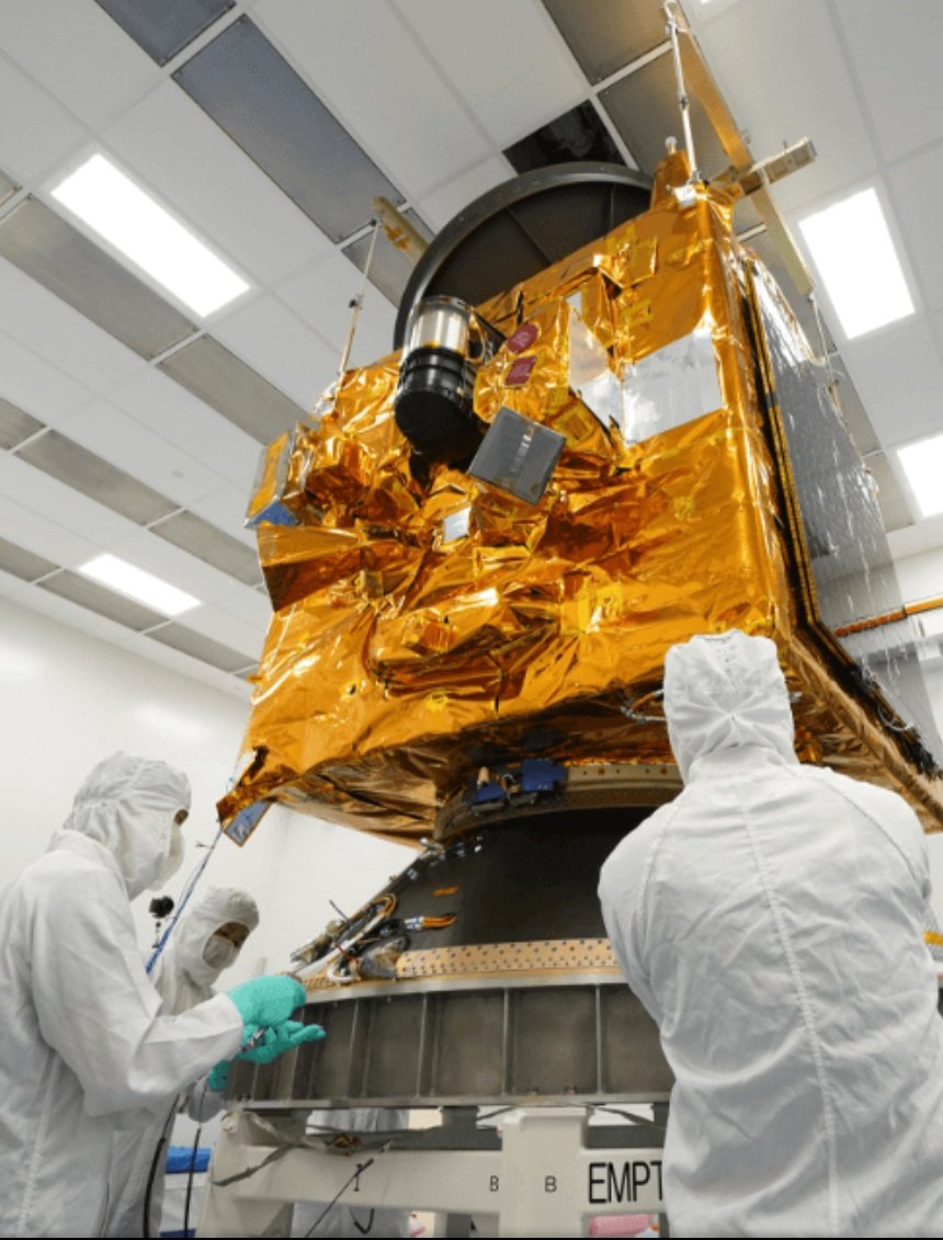 DivyanshuS8's tweet photo. UAE Mars Mission: The UAE has become the fifth country after India, US, Russia, China, and EU, to reach the Martian orbit. The primary objective of the mission is to study Martian weather dynamics. 
#CongratulationsUAE
#space #EmiratesMarsMission
#HopeMarsMission #Hope #UAE https://t.co/65noJtWdvs