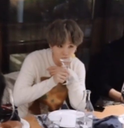 Yoongi:Hoseok:Yoongi: *sparkly soft eyes*a short thread 