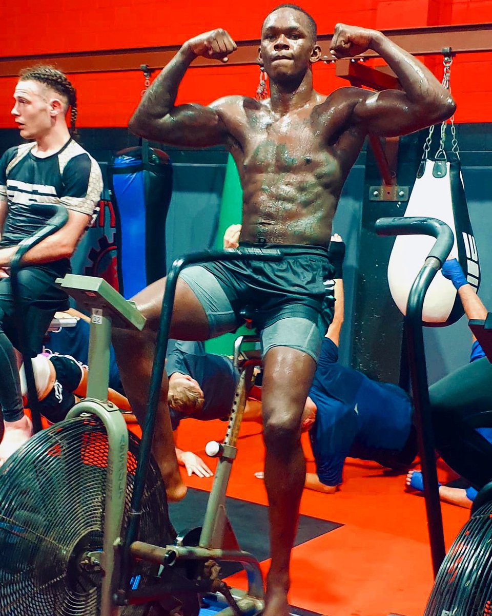 Israel Adesanya tweet media