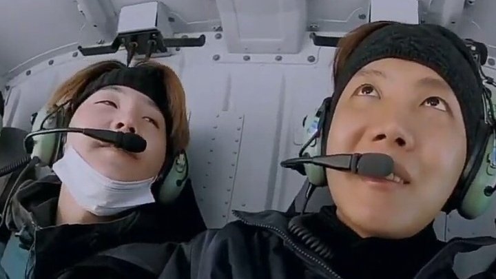 Yoongi:Hoseok:Yoongi: *sparkly soft eyes*a short thread 