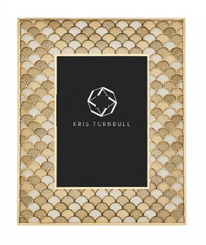 kristurnbull1's tweet photo. All you need is love, but sometimes it's nice to treat them to something as special as they are❤️

We're providing Call &amp; Collect service. Please contact the Studio

Call: 028 9068 8600
Email: studio@kristurnbull.com

#ValentinesDay #Belfast #home #interior #decoration https://t.co/coRwERbi5p