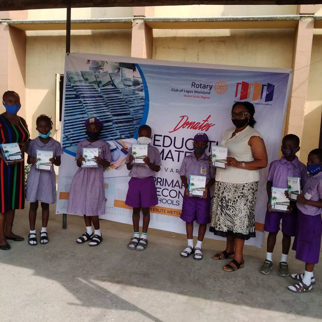 RotaryLagos's tweet photo. Presentation of Excersice Books to Ago Iyaiye Primary school(ELEJA). On hand to receive us were the HM Mrs Sonowo F.F and members of the school's staff. https://t.co/tvlyp6Ju0r