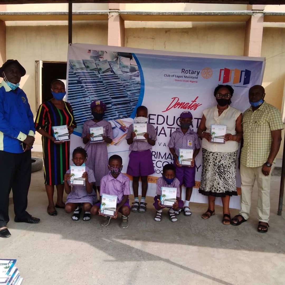 RotaryLagos's tweet photo. Presentation of Excersice Books to Ago Iyaiye Primary school(ELEJA). On hand to receive us were the HM Mrs Sonowo F.F and members of the school's staff. https://t.co/tvlyp6Ju0r