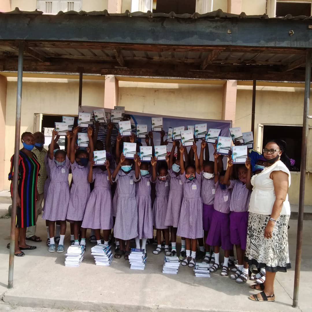 RotaryLagos's tweet photo. Presentation of Excersice Books to Ago Iyaiye Primary school(ELEJA). On hand to receive us were the HM Mrs Sonowo F.F and members of the school's staff. https://t.co/tvlyp6Ju0r