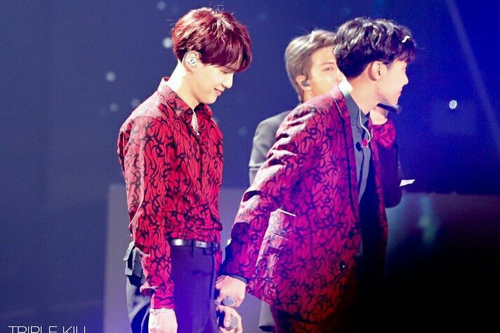 Yoongi:Hoseok:Yoongi: *sparkly soft eyes*a short thread 