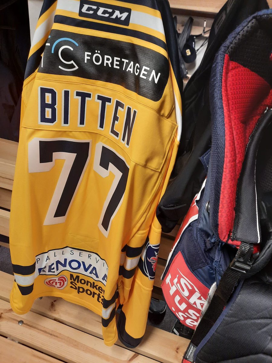 Pappersarbetet✅ debut för Bitten ikväll! Han kommer att kampera ihop med Blomberg och Olausson!