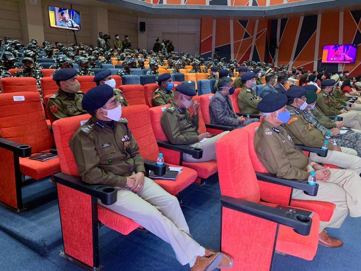 Addressed the directly recruited officers of CRPF in Academy and reviewed their tactical training. Also honoured the gallant officers Mr Rahul Mathur and Naresh. Future leaders of CRPF are being groomed well. <a href="/HMOIndia/">गृहमंत्री कार्यालय, HMO India</a> <a href="/crpfindia/">🇮🇳CRPF🇮🇳</a> <a href="/PMOIndia/">PMO India</a>