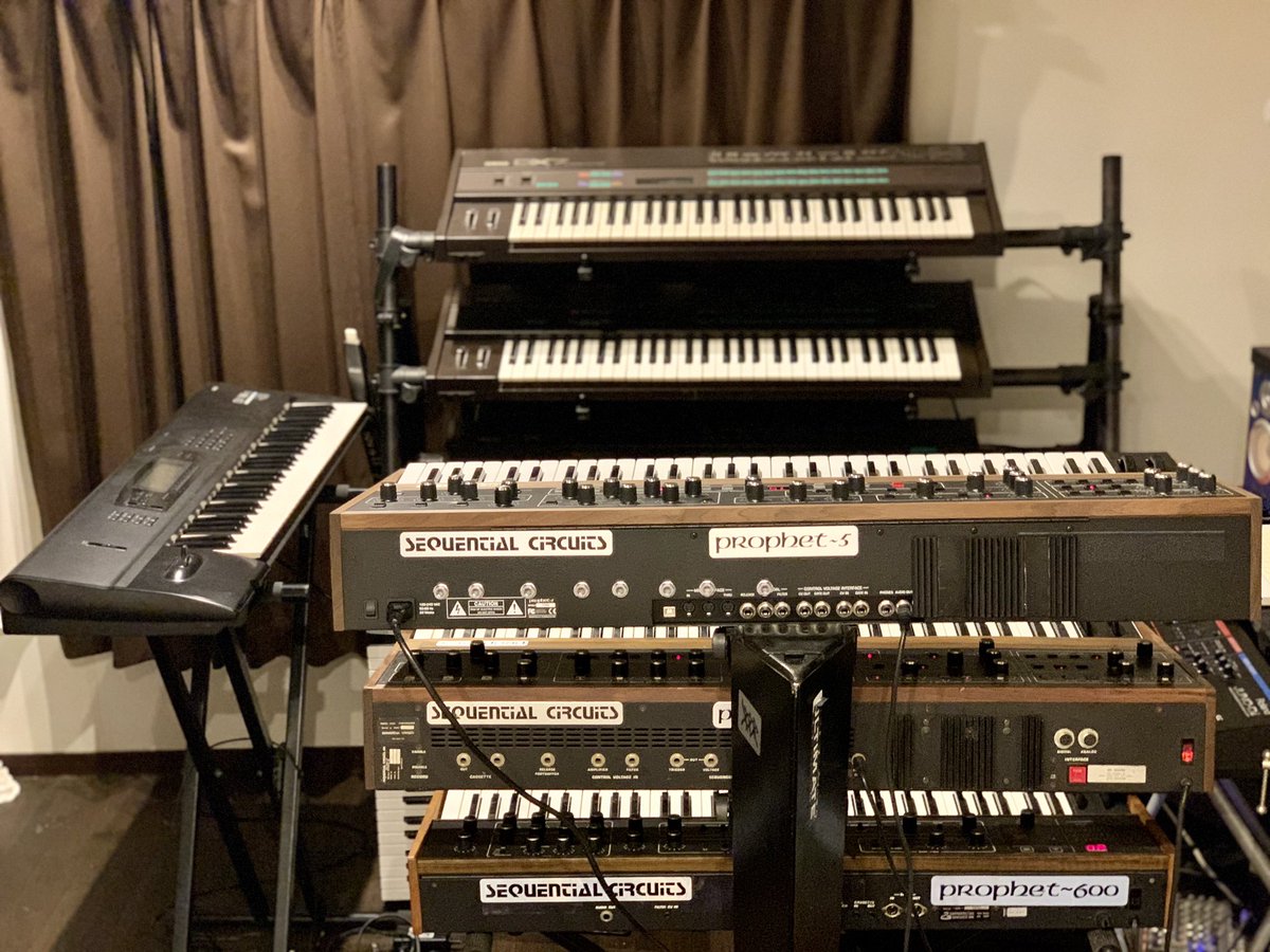 tenchigaraku's tweet image. Prophet~5 rev4は「天地雅楽」仕様の為にカスタマイズを受けました。

#sequential #sequentialcircuit #Prophet5 #Prophet6 #Prophet600