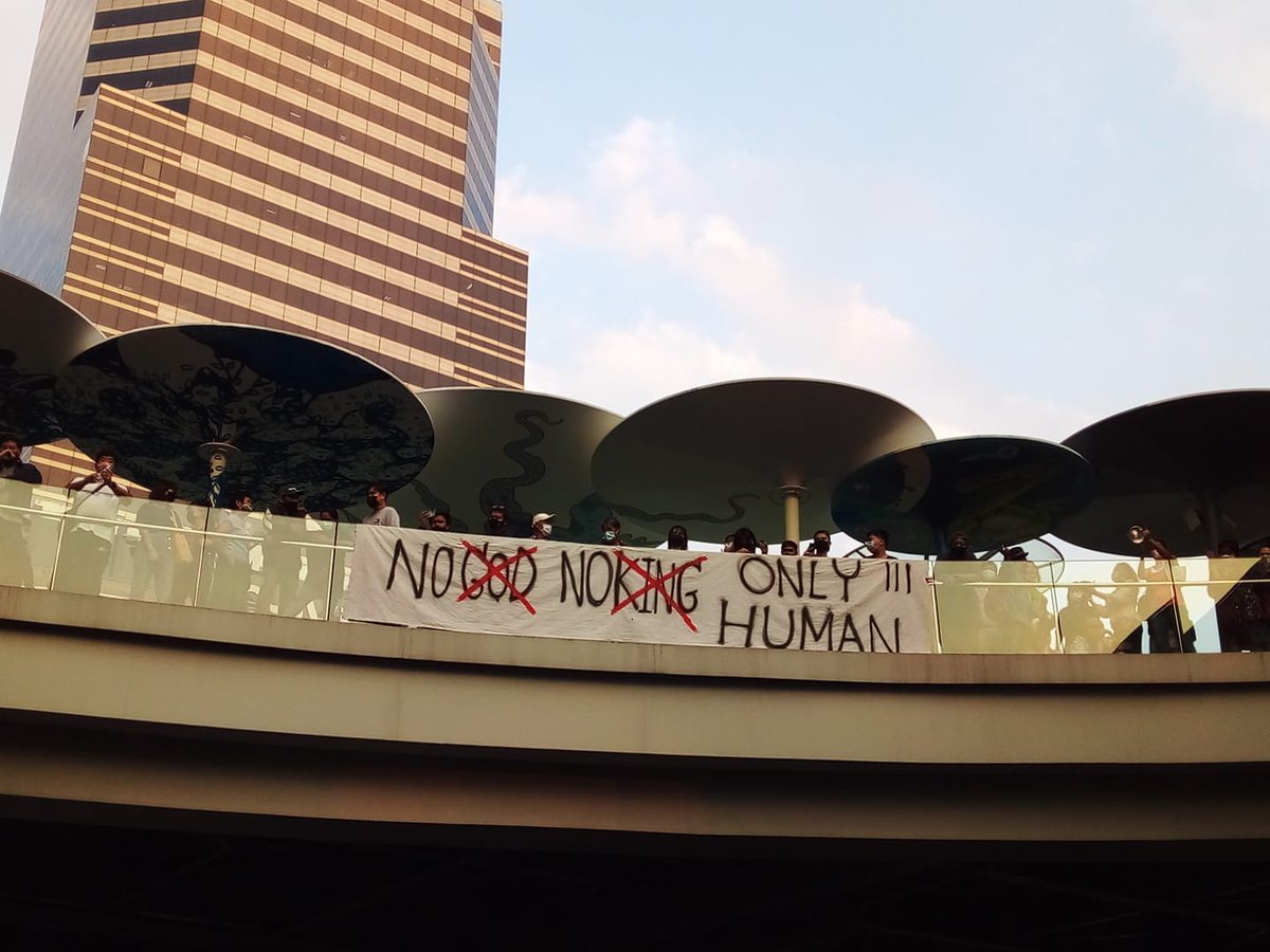 somsakjeam's tweet photo. NO GOD
NO KING
ONLY HUMAN https://t.co/lozTkFIQWC