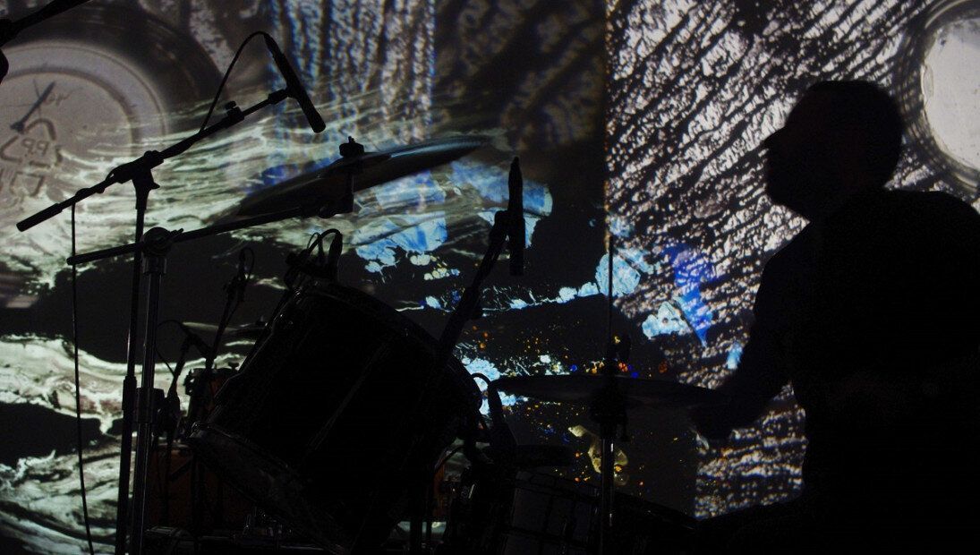 OutlandsNetwork's tweet image. Experimental music/AV project @mothwasp uses field recordings, homemade electronics, and near-defunct analogue tech to create stark and distorted works. buff.ly/39T0Rh8 🌀 Mothwasp will be featured as part of The Joyous Thing II (27-28 Feb) 👉🏾 outlands.network/streaming