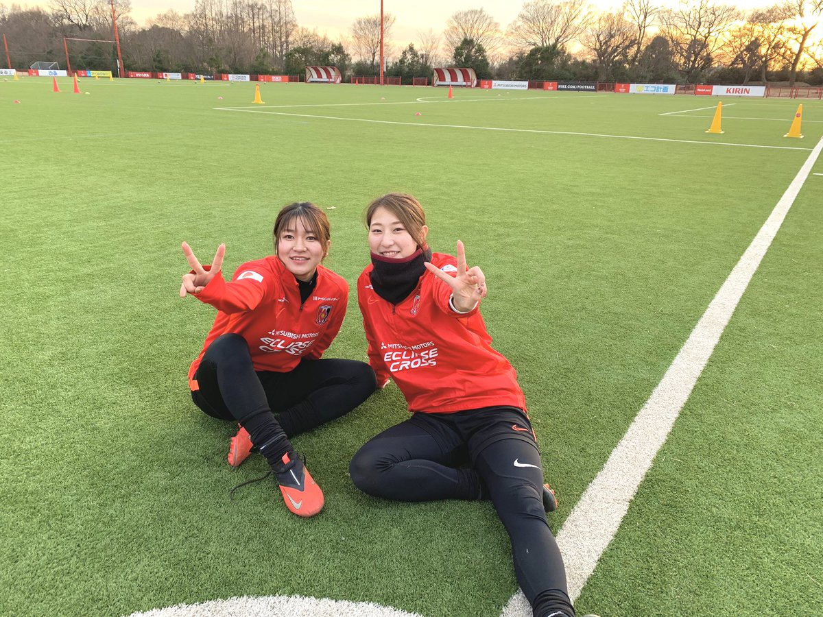 22レッズレディース マッチデーバナーフェイスタオル塩越柚歩・遠藤優 2021シーズンの活動が開始しました⚽️ . お決まりのゆずほちゃん