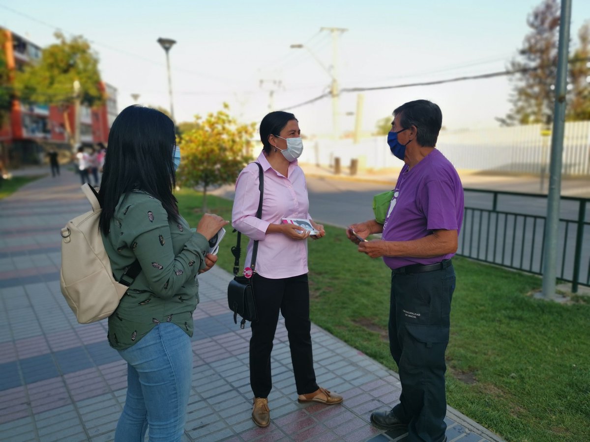 MarceSanJoaquin's tweet photo. Esta mañana, junto a la candidata a concejal Tiare Hernández, comenzamos con toda la energía conversando con cada uno de ustedes... Trabajemos y construyamos juntos un #CambioPositivo para #SanJoaquin, este 11 de abril #vota informado... ¡¡¡Vota #MarcelaCortésAlcaldesa!!! 😊💪 https://t.co/0Pt2BunxnB