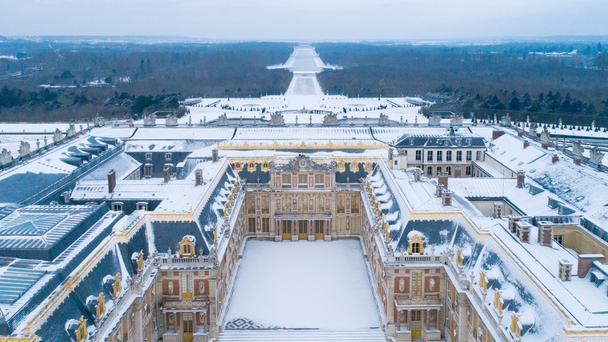 Chateau versailles. Версальский дворец. Версальский дворец сейчас. Зимний Версальский дворец. Версаль Фанция.