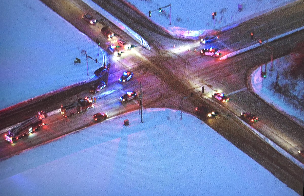 JHudsontraffic's tweet photo. #FordHeights #ChicagoHeights - Westbound lanes on Joe Orr Rd are blocked at Cottage Grove with a t-bone crash. Use Glenwood Lansing Rd or US 30 instead. Tow truck just arrived. https://t.co/TkdG0Koalz