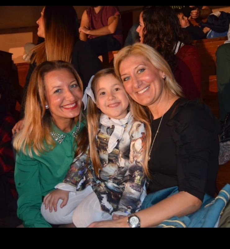 📣📣📣HOY PROGRAMA dedicado a los aficionados:
Miguel Ángel "Copiki" habitante eterno de la 1era fila del Falla. <a href="/JoshuaPayan/">Joshua_pillito</a> "pillito de Caí" nieto del gran Pillo y gran chirigotero.
Taila Marín aficionada jartible del gallinero, hermana y 1era fan de Zeus <a href="/comparsista/">ZEUS</a>