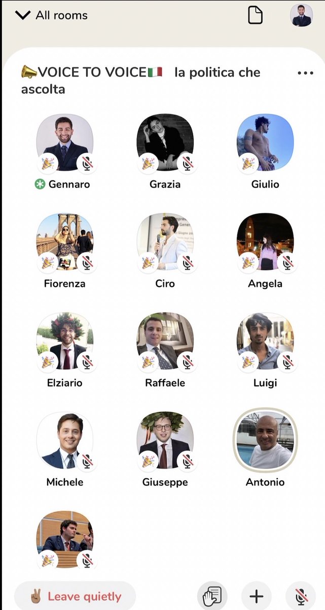GennaroCalabre5's tweet photo. Ieri|ClubHouse|📣VOICE TO VOICE🇮🇹la politica che ascolta. Il dibattito politico deve tornare ad essere centrale, sopratutto in noi giovani. Tengo a ringraziare  i ragazzi, e l’On. Antonio Pentangelo che, ci ha presentato il quadro della Politica Nazionale. Attuale. 
#VOICETOVOICE https://t.co/tTvljDd8xW