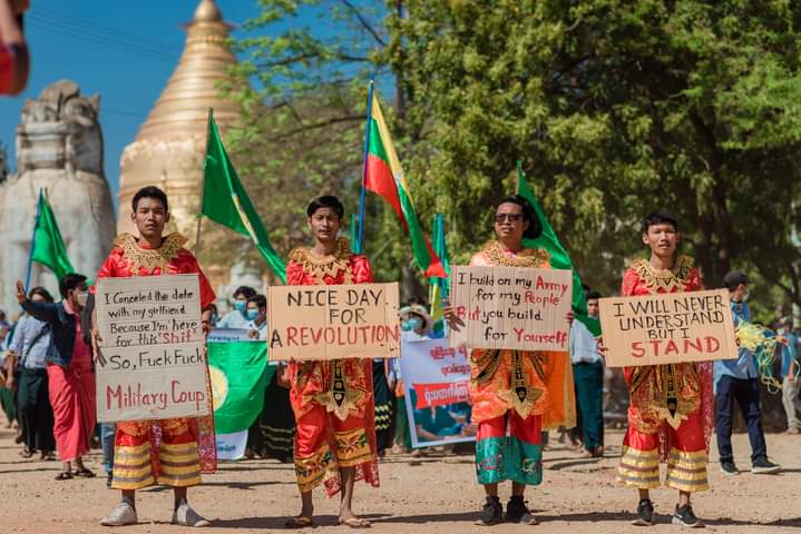 audral999's tweet photo. FREEDOM FROM FEAR
WE WANT DEMOCRACY
FIGHT FOR DEMOCRACY
𝙅𝙐𝙉𝙏𝘼 𝙑𝙄𝙊𝙇𝙀𝙉𝘾𝙀
#Feb10Coub 
#CrimesAgainstHumanity 
#WhatsHappeningInMyanmar https://t.co/ARF1MQRlfS