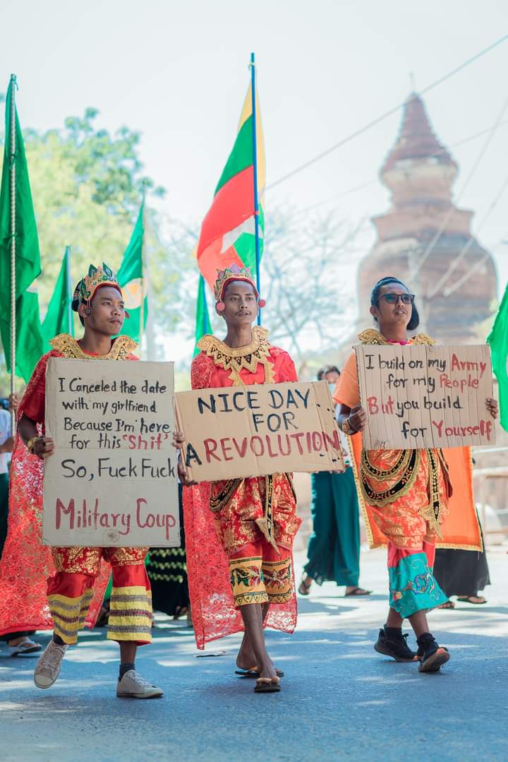 audral999's tweet photo. FREEDOM FROM FEAR
WE WANT DEMOCRACY
FIGHT FOR DEMOCRACY
𝙅𝙐𝙉𝙏𝘼 𝙑𝙄𝙊𝙇𝙀𝙉𝘾𝙀
#Feb10Coub 
#CrimesAgainstHumanity 
#WhatsHappeningInMyanmar https://t.co/ARF1MQRlfS