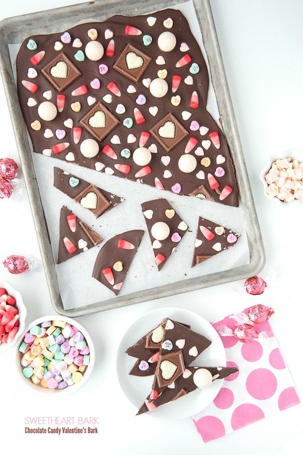 BoulderLocavore's tweet image. Valentine’s Sweetheart Bark is a fun, easy chocolate bark perfect to celebrate love! Use your favorite candy OR make it post holiday to use up candy 😉. RECIPE: boulderlocavore.com/sweetheart-bar…
