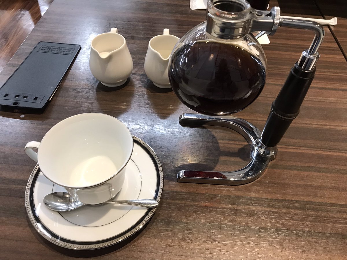 丸善カフェ行って来ました。
コーヒーが、おいしかったです。