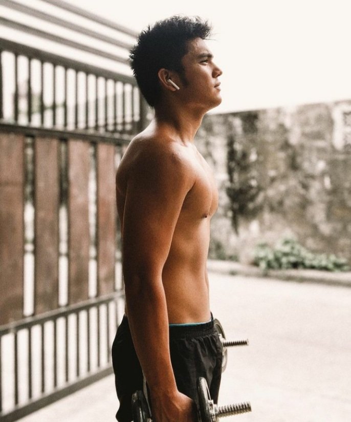 MakisigPinoy's tweet photo. 👉👉👉 IG: kielvejerano
.
.
.
@pinoymakisig #kielvejerano #pinoymakisig #hotpinoy #pinoysexiest #fitness #fitnessmodels #fitnessmotivation #sexypinoy #fitspiration #pinoybae 
#pinoyfitness #pinoygram #asianboy #hotasian #hunk #pinoyhunks
CTTO https://t.co/4pmNfXlXha