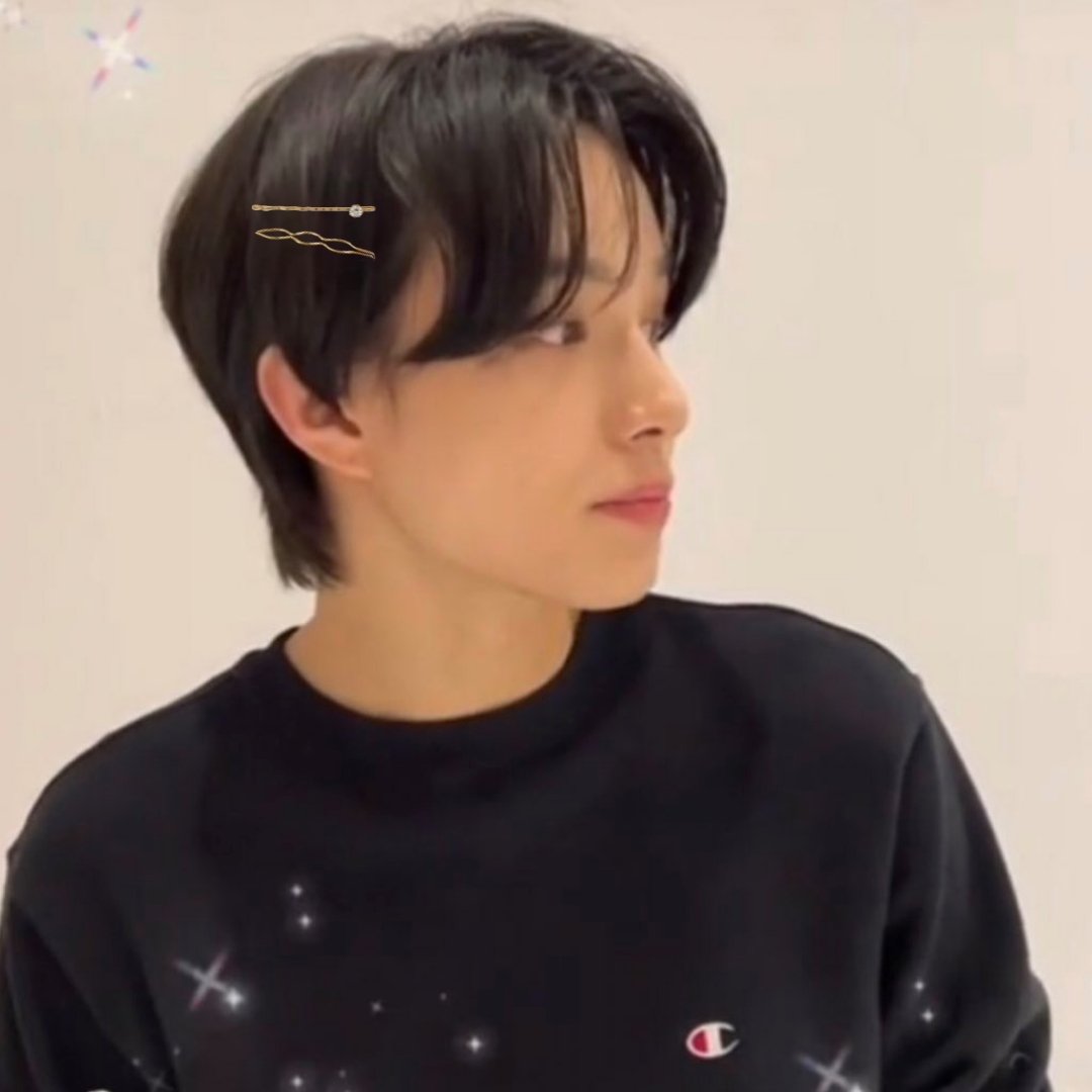 WilliamsEren1's tweet photo. Jungwoo in hair pins when https://t.co/h4g0afRCoC