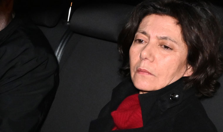 cumhuriyetgzt1's tweet photo. ERDOĞAN HEDEF ALMIŞTI
Dikkat çeken karşılaştırma: "Ayşe Buğra'nın aldığı uluslararası atıf sayısı 5776, iktidarın atadığı 71 rektörün ise 0" https://t.co/Tg6oLAyv4n https://t.co/Js7WpJ6Gj8