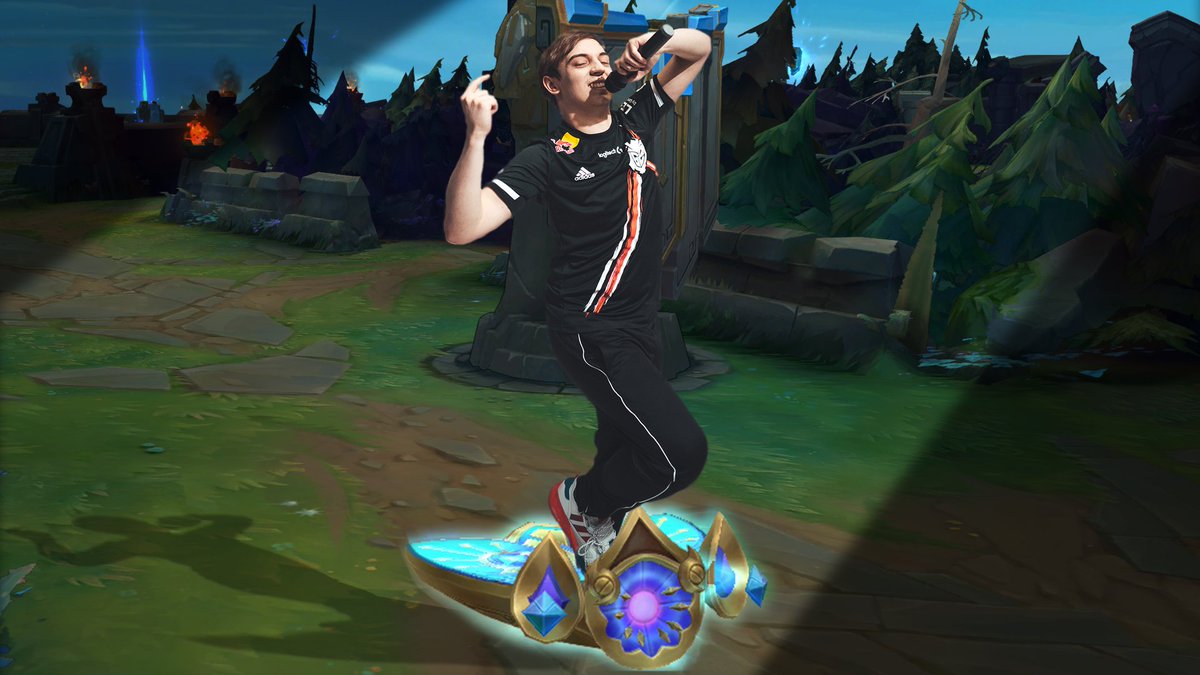 LEC's tweet photo. this guy walks down mid lane and starts to sing, wyd? https://t.co/tRoM1N9PlW