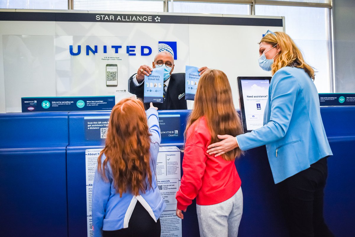 AM_UA13's tweet photo. Traveling to Fort Lauderdale or Orlando? 
@united is testing new Children's Travel Kit!!!✈🌍❤
You can find them at the Unaccompanied Minor check-in area at LAX, IAD &amp; DEN and onboard select @united routes.

@weareunited 
@beingunited
@lammdogg 
#cleanplus 
#Safetravel https://t.co/kr55mZghJ7