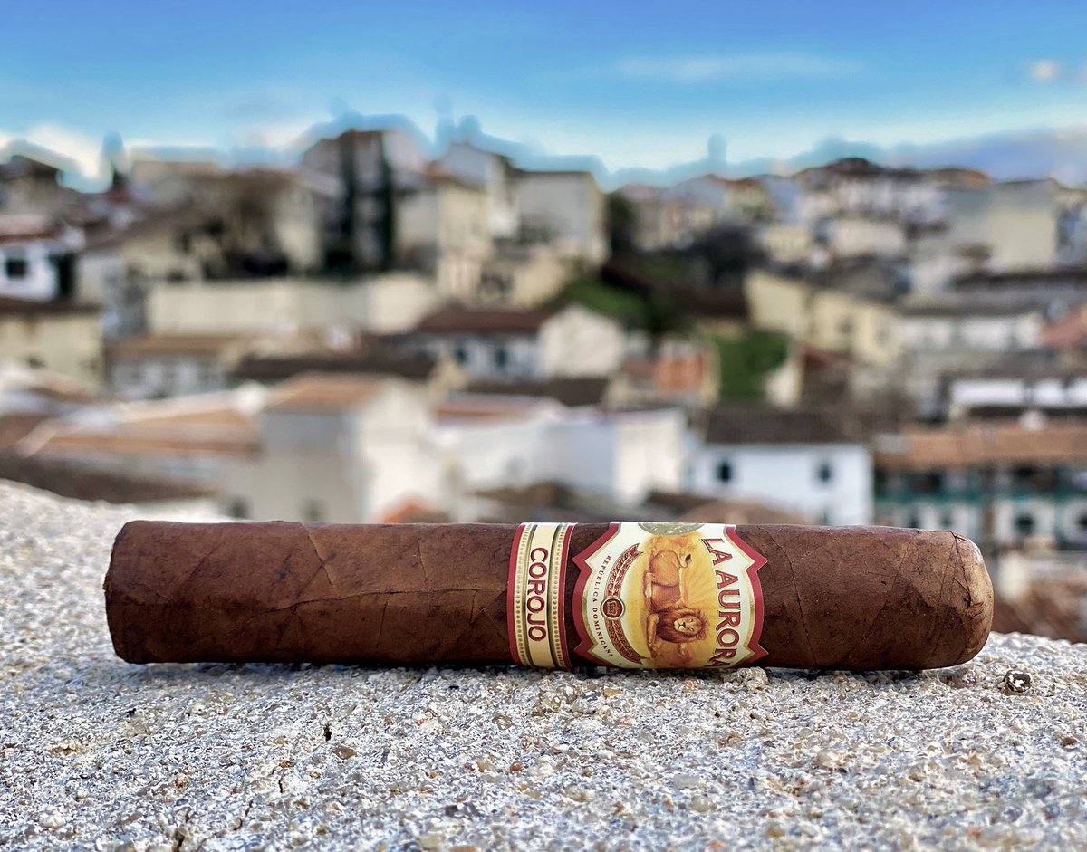 LaAuroraCigars's tweet photo. A good #cigar must be dynamic. The aromas and flavors of La Aurora Corojo 1962 will take you to unexpected places ... 
@LaAuroraCigarUS 🇺🇸
#LaAuroraCigars #DominicanDefined #lightthelegacy #cigars #sotl #botl #cigaroftheday #nowsmoking #cigarworld #cigaraficionado https://t.co/0ppwidvVXn