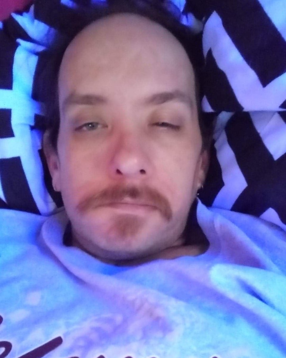 maddoxchip66's tweet photo. ya,i entered my straight buds bedroom and immediately uttered his hypnotic trigger word out loud to him as soon as he awoke,he became mindless instantly,"get hard &amp; show me your erection"i ordered,he obeyed instantly,"yes master"he replied,i took his pic then and posted here!!!!. https://t.co/P9mqunfWgg