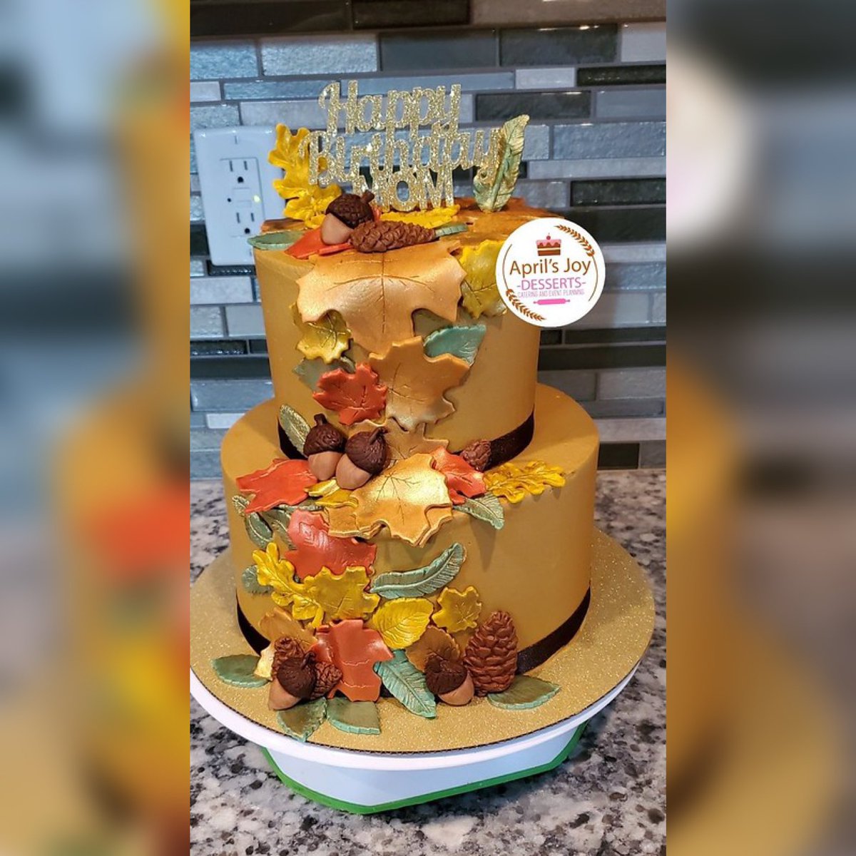 PeatyRayRed's tweet photo. Please vote. April’s Thanksgiving cake was entered into a competition for the "World's Super Skillful Cake Artist.  To vote, click on the link in my bio, select the Thanksgiving cake. Thanks in advance for your vote!  Link in my bio. #YearofOpportunity https://t.co/DGYRnwJBte https://t.co/3jXkpaOQ0a