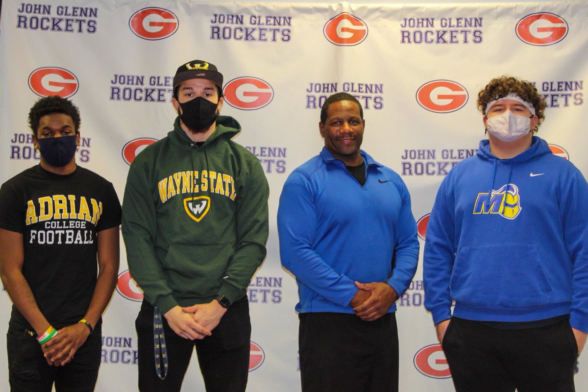 J Hart🖤 tweet media