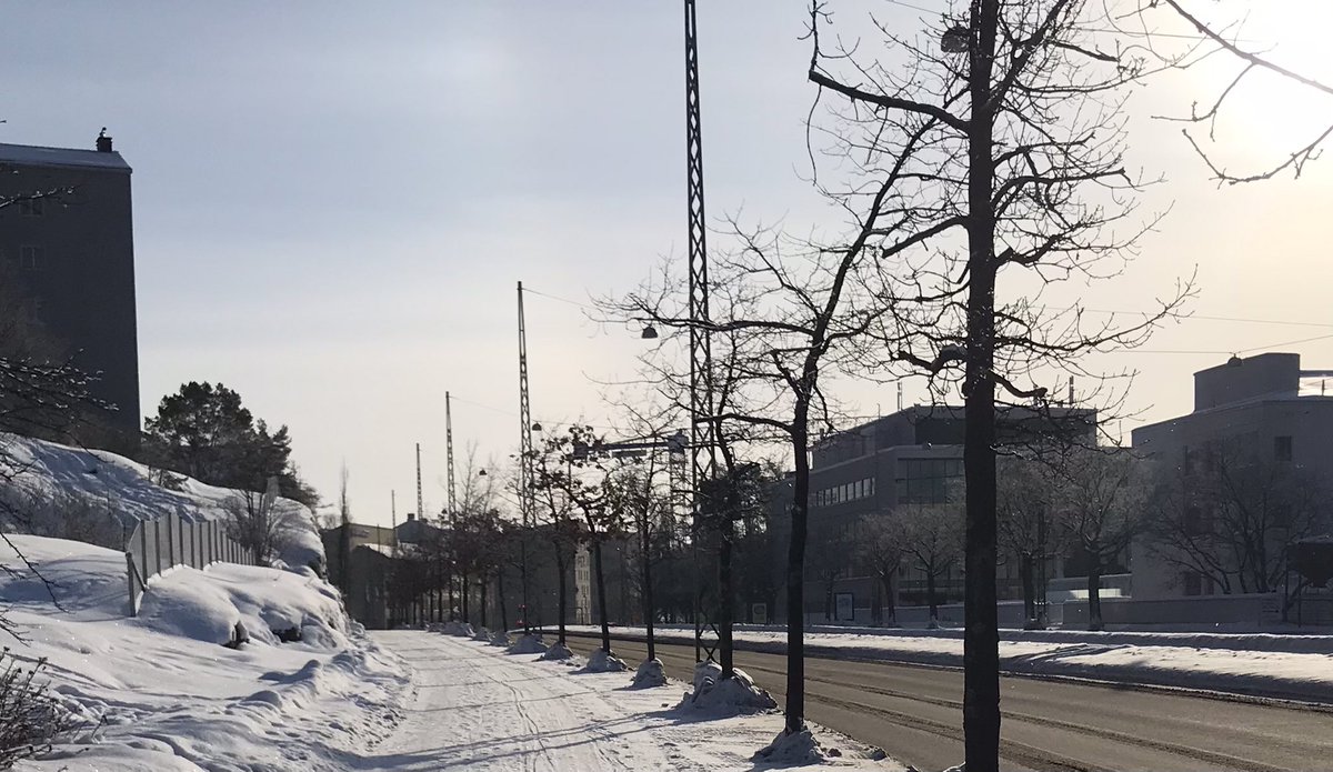 Main street of #Helsinki, the capital of Finland, Wednesday at noon.
#onlyinfinland https://t.co/M0m7ehqnzW