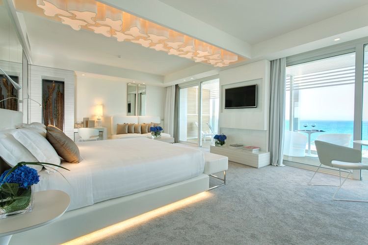 anjimtravels's tweet photo. We book the very best hotels according to your budget. We create 
memories that last forever 
Contact us for travel related needs today!
#anjimtravels #anjimtravelsandtours #flywithanjim #luxury #hotels #visaassitance #travel #explore #art #lifestyle #traveltheworld #exploremore https://t.co/nj04A8P7Rq
