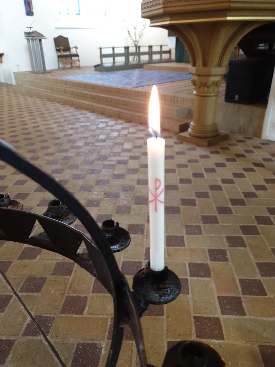 Idag är jag i kyrkan mellan kl. 15.00-19.00. Vill du att jag tänder ett ljus för dig eller någon du tänker på?
