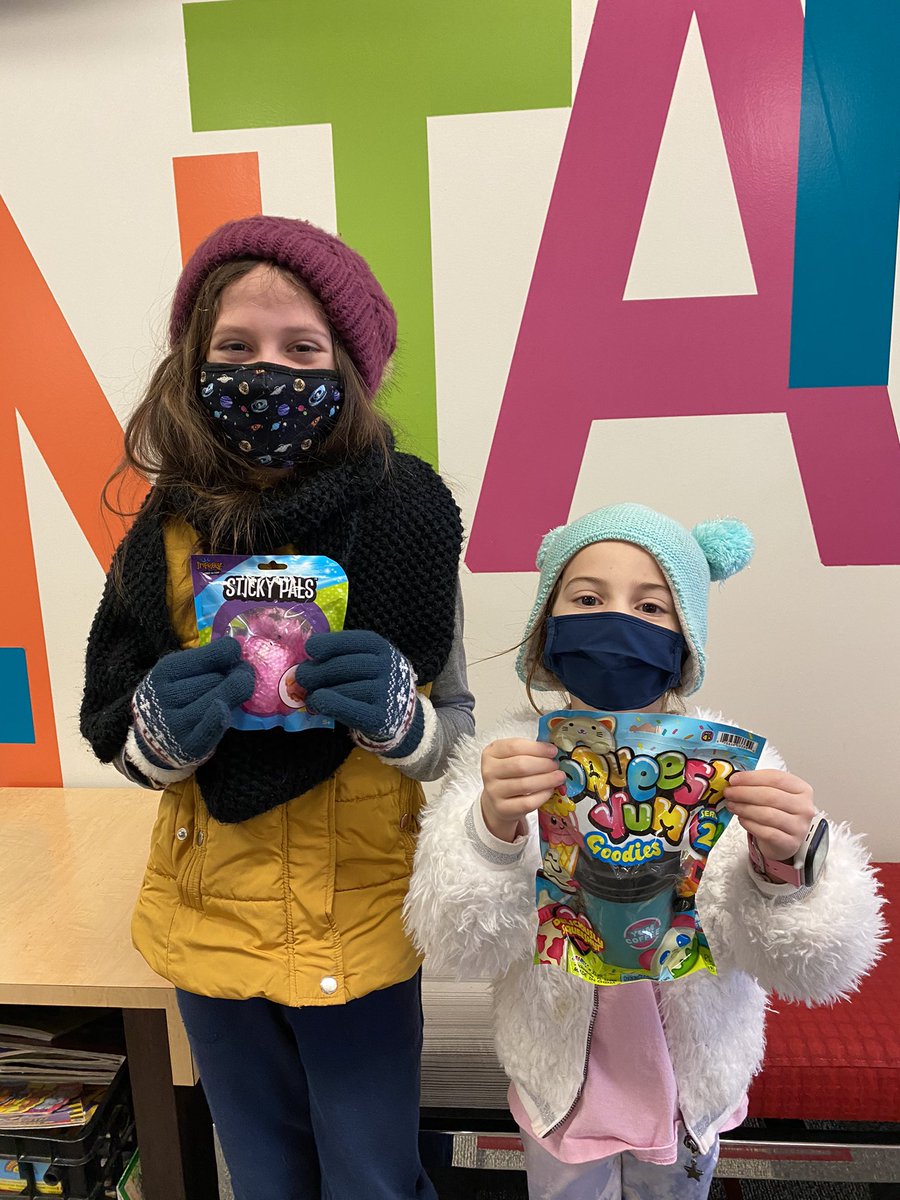 BESRedmen's tweet photo. The Price girls hit the One School, One Book jackpot today for answering trivia questions correctly! Keep reading BES! #BESReads #RedmenPride #arcticblast https://t.co/16zt34yQSk